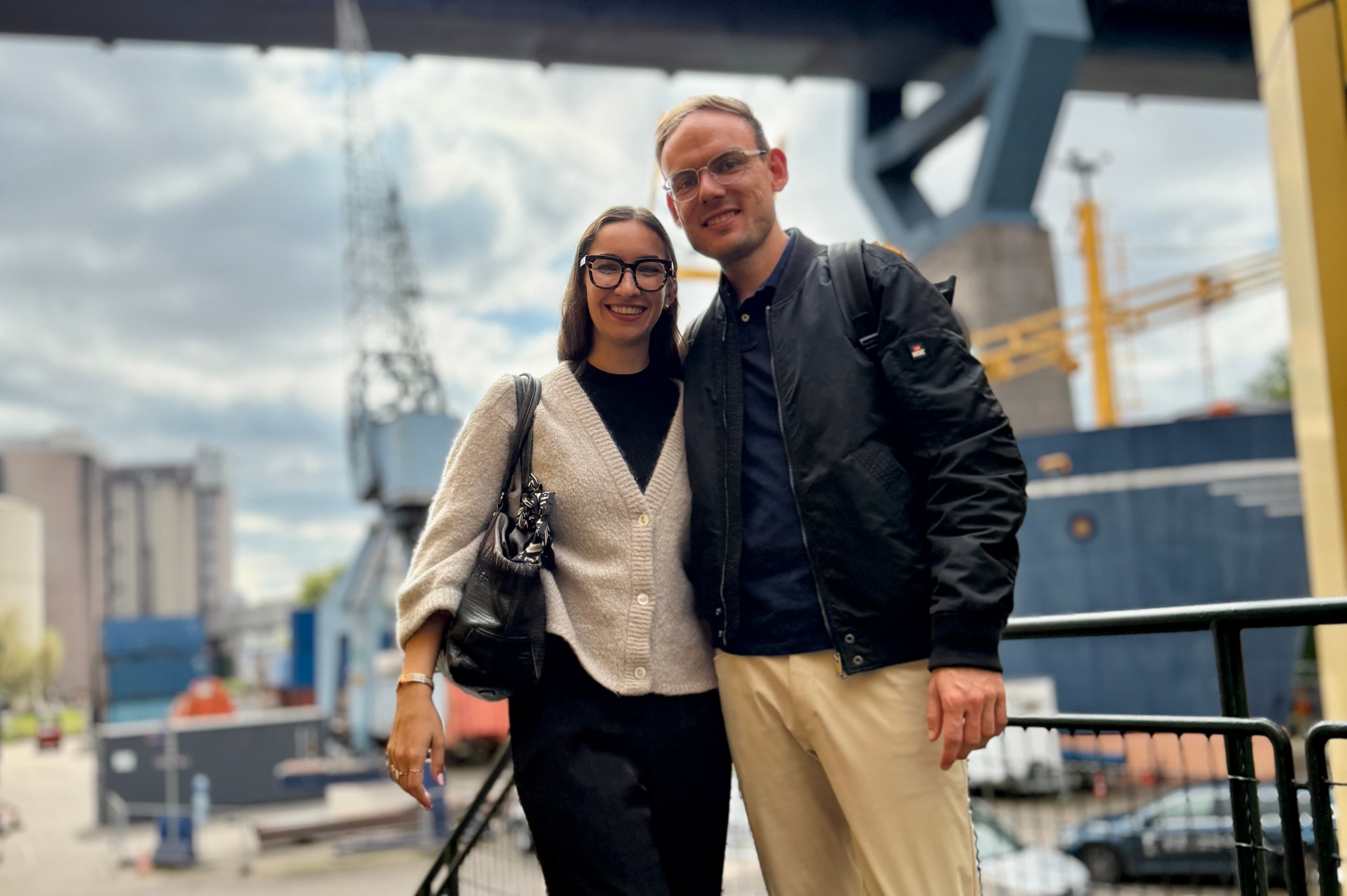 Lena und Ben in Hamburg am Hafen
